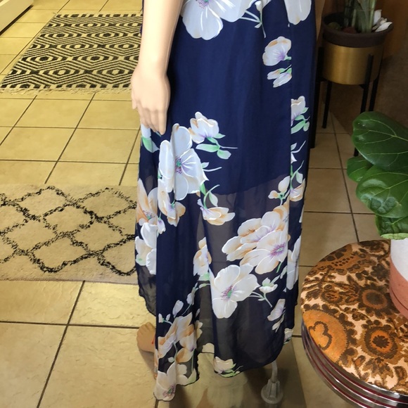 Dress - Picture 6 of 8